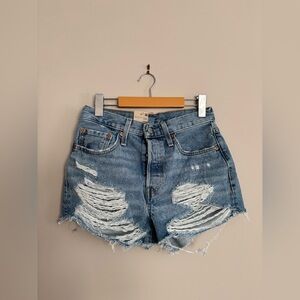New Levi’s Button Fly Distressed Shorts size 27